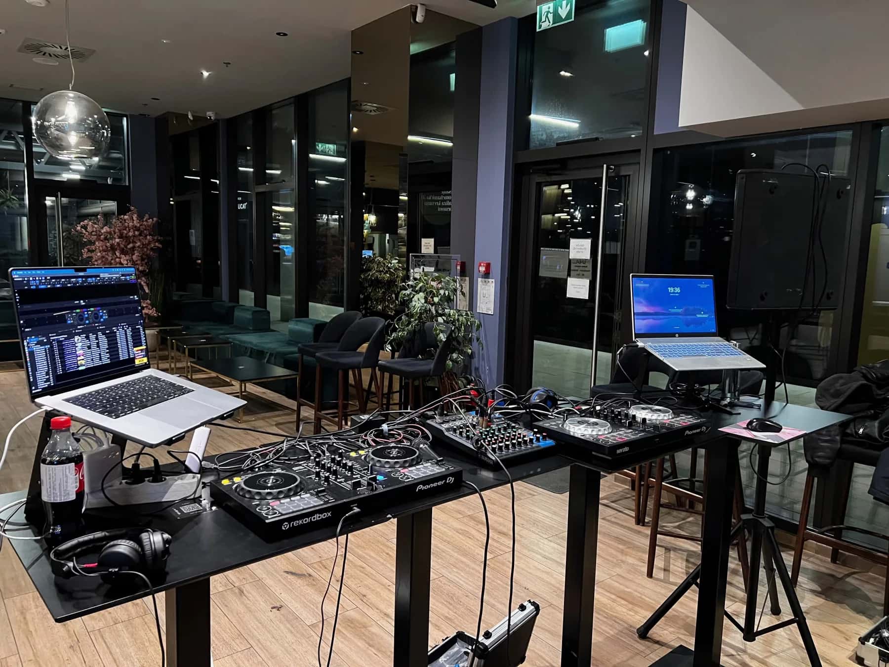 A DJ Glanz lounge setup at night